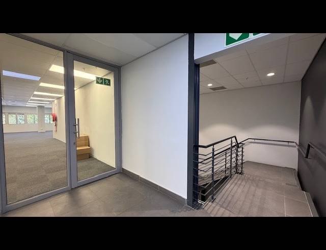 650M² OFFICE TO LET IN RIVERSIDE